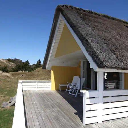 Esa - 500m From The Sea By Interhome